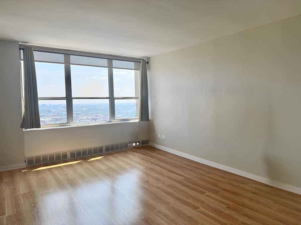 655 W Irving Park Road - Photo 7