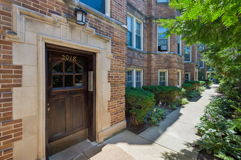 2018 W Greenleaf Avenue - Photo 1