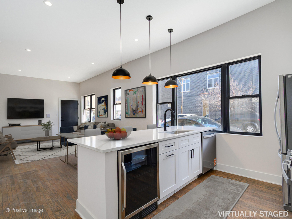 846 N Ashland Avenue - Photo 1