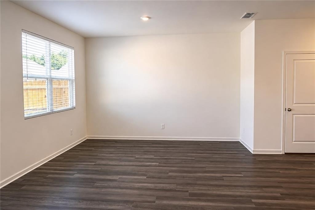 2095 Emerson Dr - Photo 4