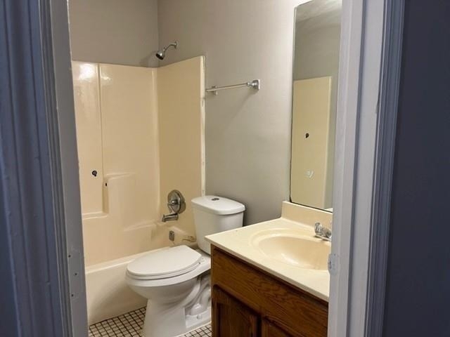 818 Greenhedge Drive - Photo 4