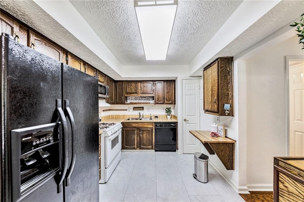 878 Lake Hollow Boulevard Sw - Photo 5