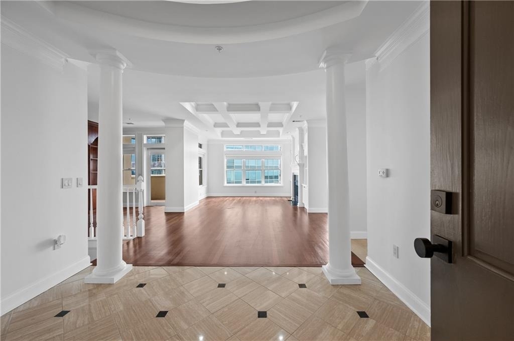 3334 Peachtree Road Ne - Photo 2