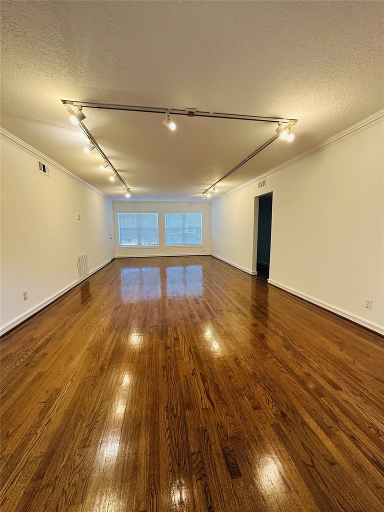 2309 Sheridan Street - Photo 4