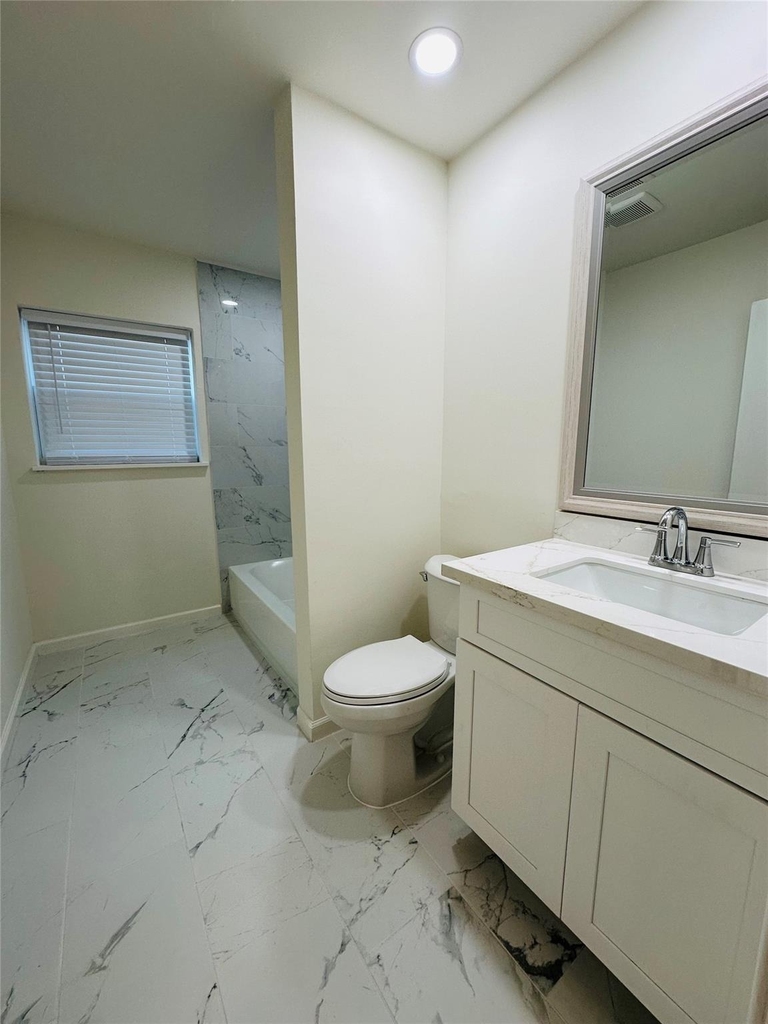 2309 Sheridan Street - Photo 3