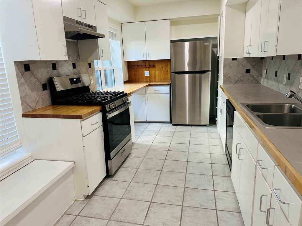 2309 Sheridan Street - Photo 9