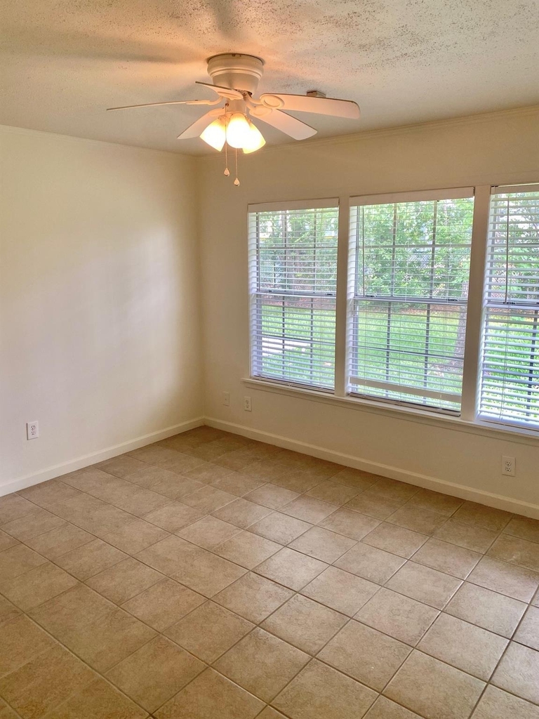 512 Wilmington Drive - Photo 11