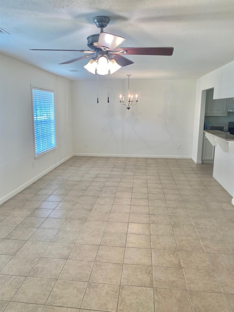 512 Wilmington Drive - Photo 2