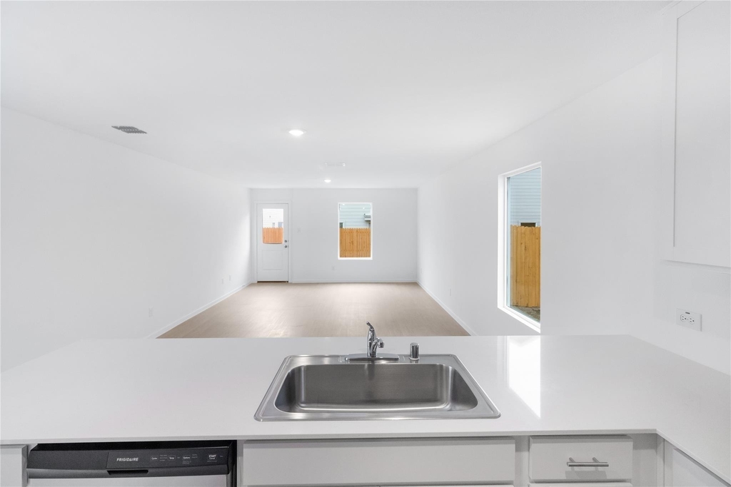 725 Wagtail Drive - Photo 5