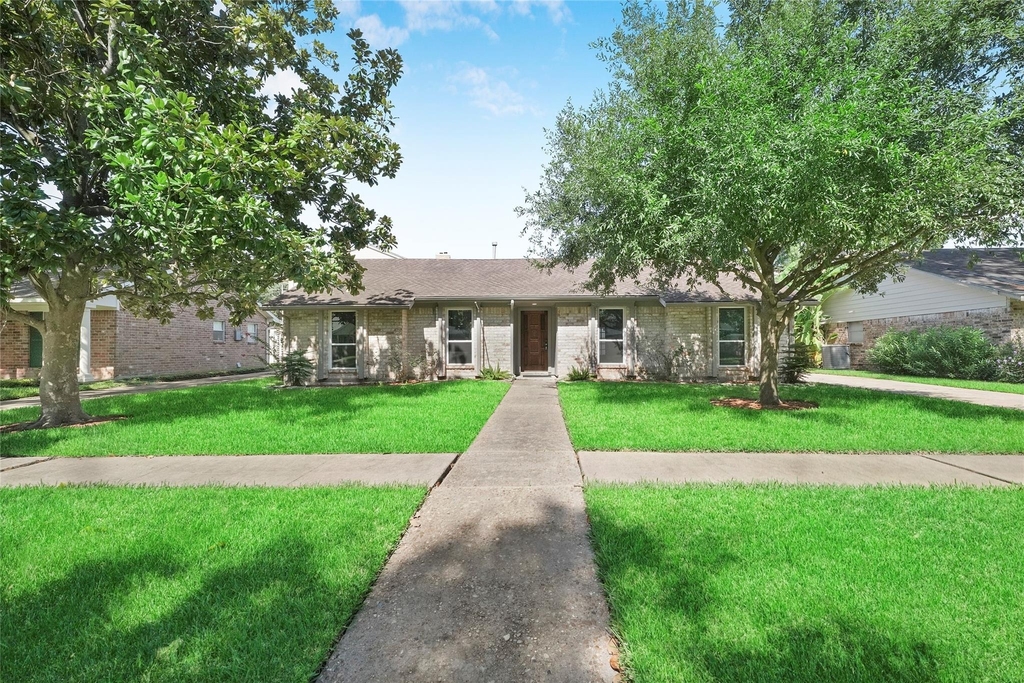 1726 Ashford Hollow Lane - Photo 0
