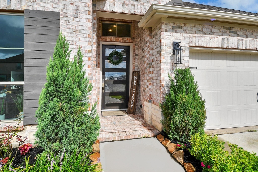 1711 Rustling Creek Drive - Photo 1