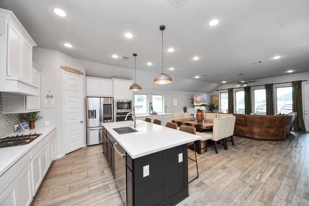 1711 Rustling Creek Drive - Photo 6