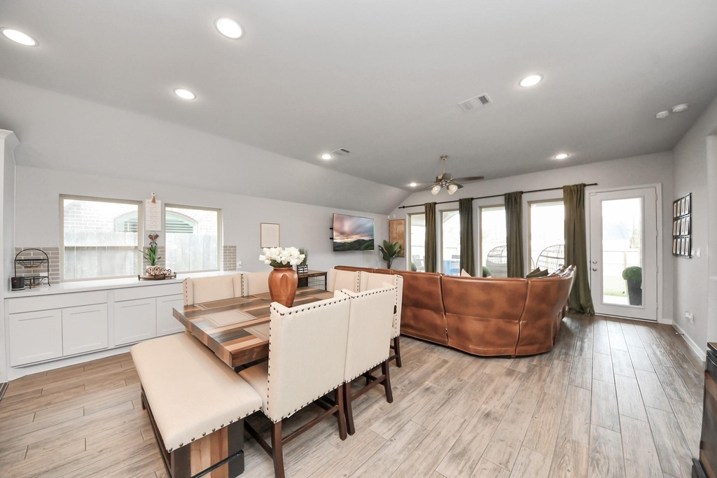 1711 Rustling Creek Drive - Photo 12