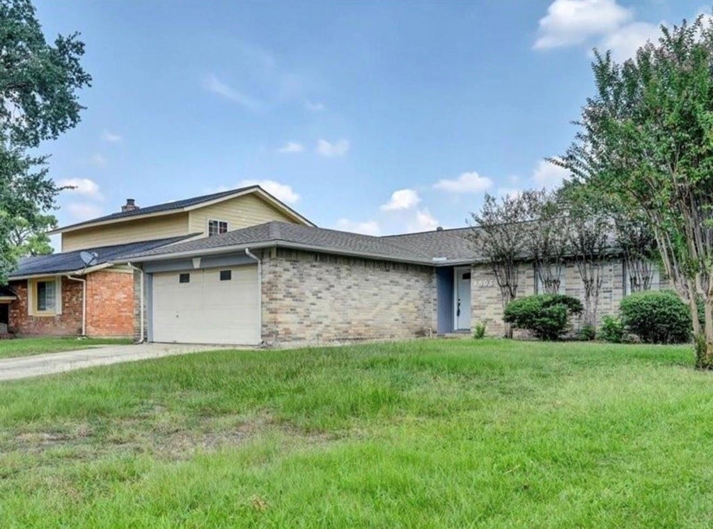 8406 Daycoach Lane - Photo 0