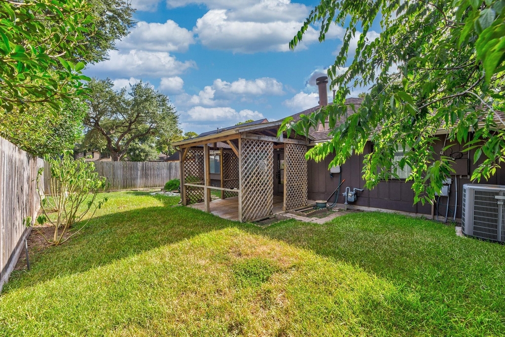 6818 Brockington Drive - Photo 32