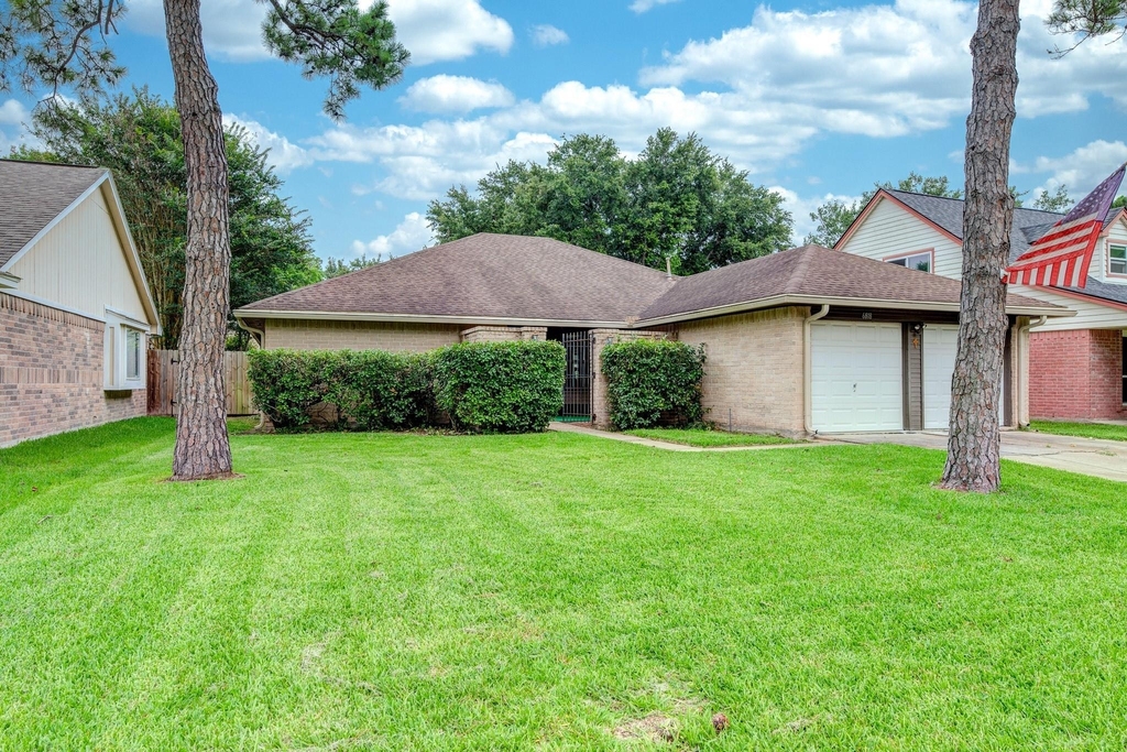6818 Brockington Drive - Photo 2