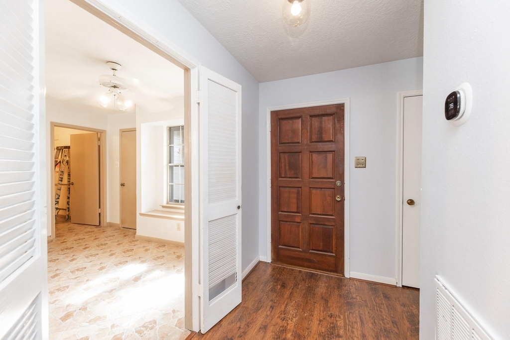 6818 Brockington Drive - Photo 5