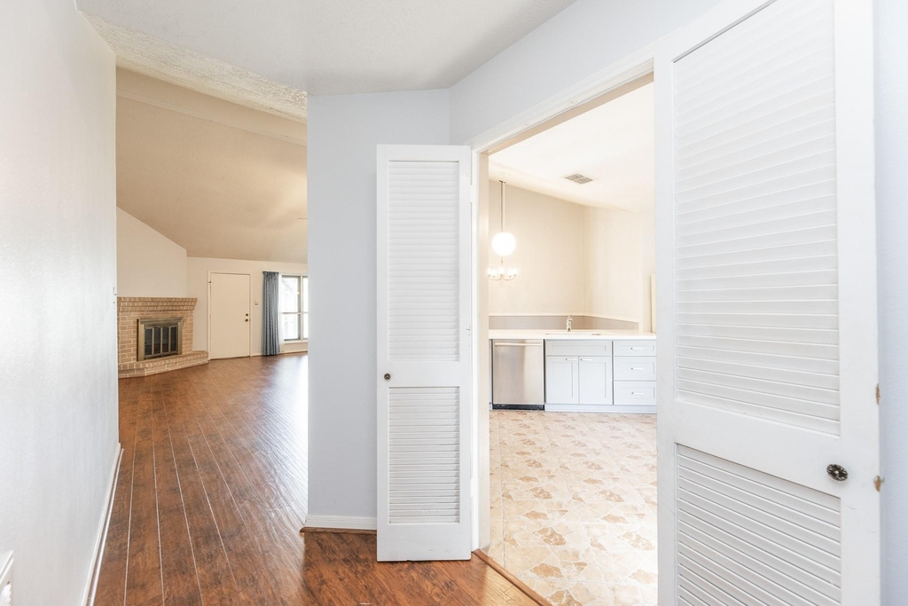 6818 Brockington Drive - Photo 6