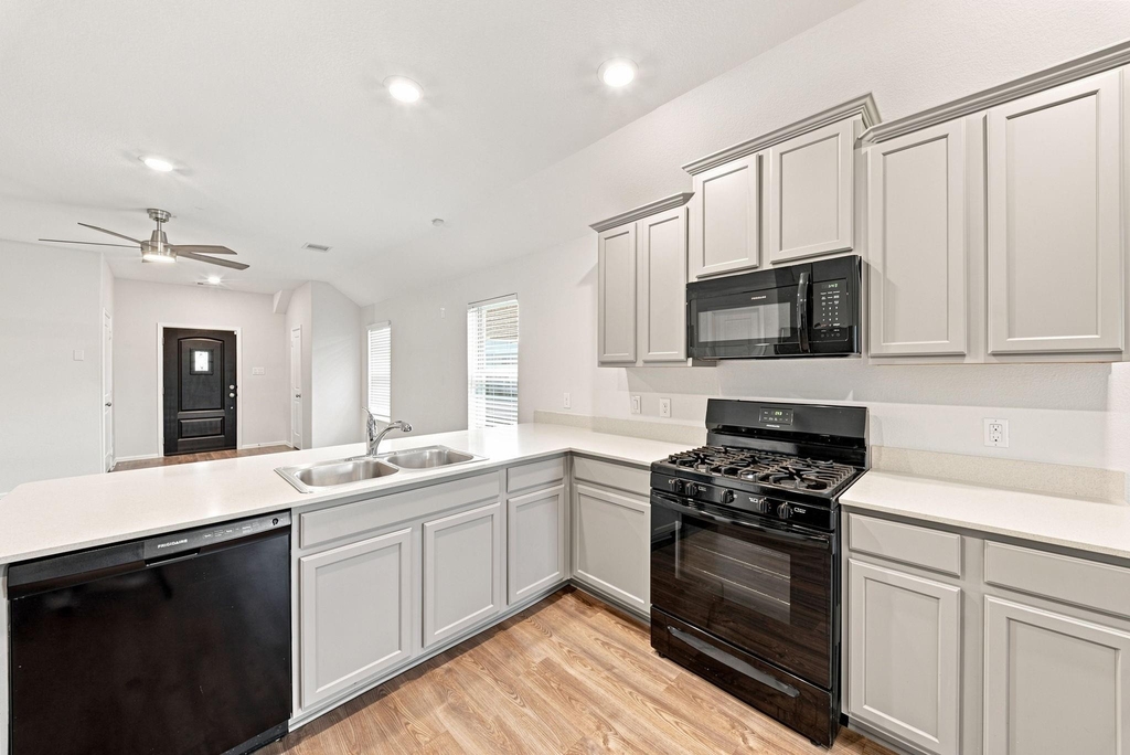 19114 Sangro Drive - Photo 8