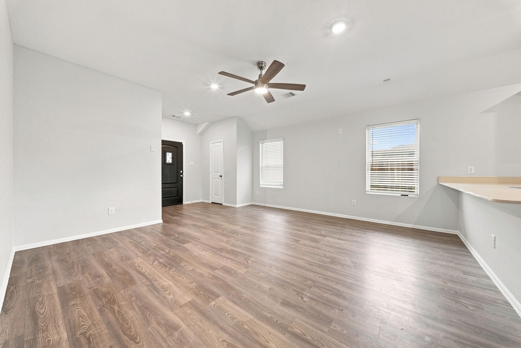 19114 Sangro Drive - Photo 6
