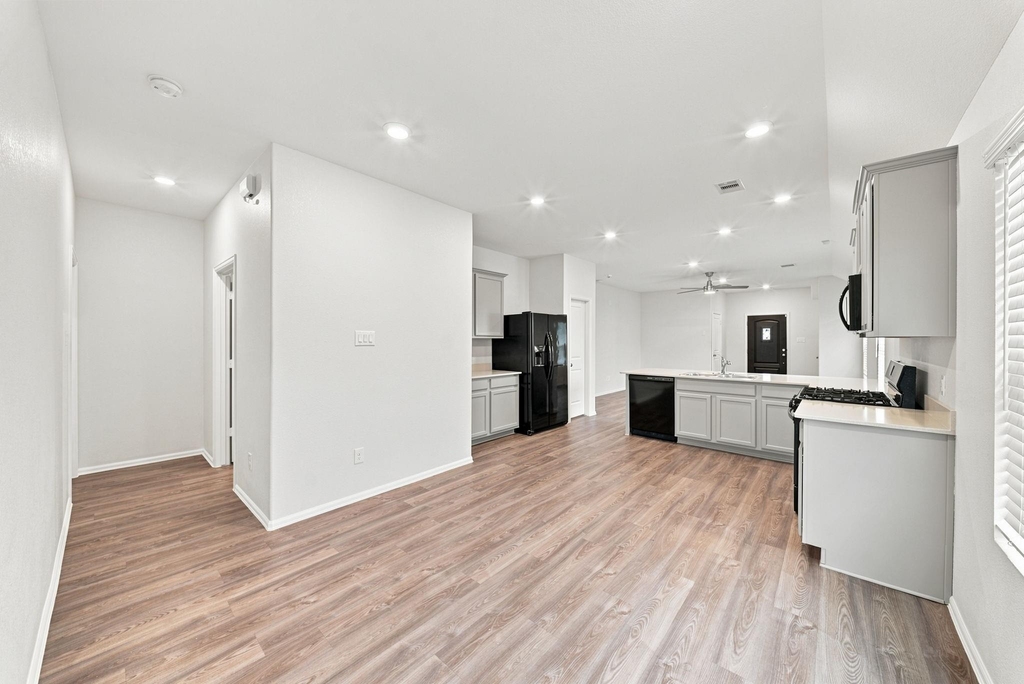 19114 Sangro Drive - Photo 11