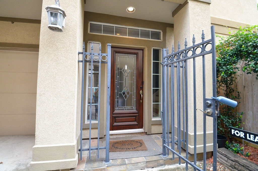 4609 Floyd Street - Photo 1