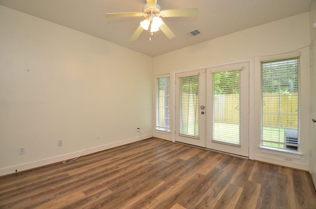 4609 Floyd Street - Photo 4
