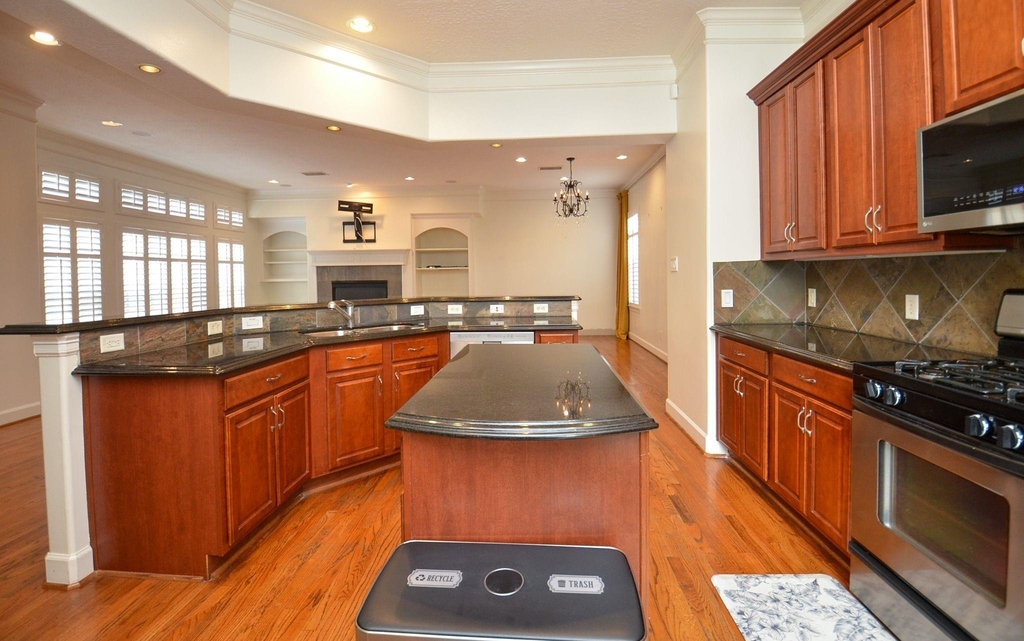 4609 Floyd Street - Photo 11