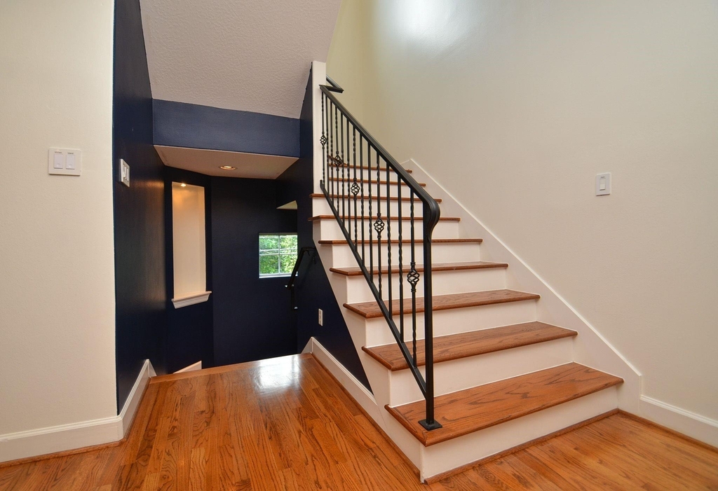 4609 Floyd Street - Photo 3