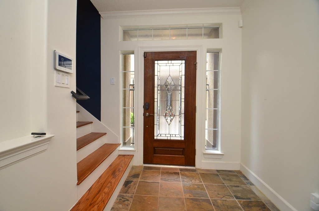 4609 Floyd Street - Photo 2