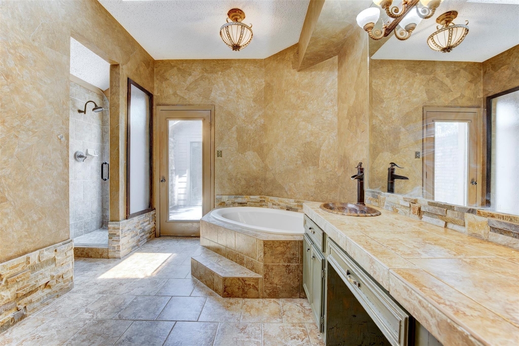 1906 Woodhue Drive - Photo 4