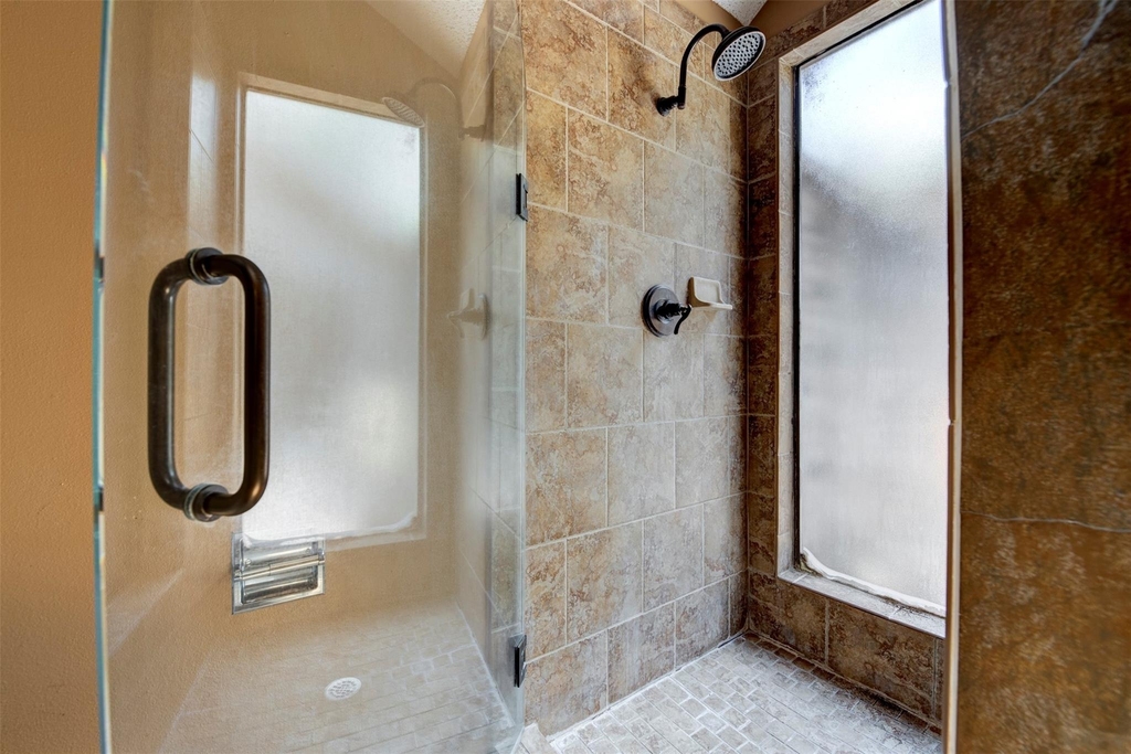 1906 Woodhue Drive - Photo 17