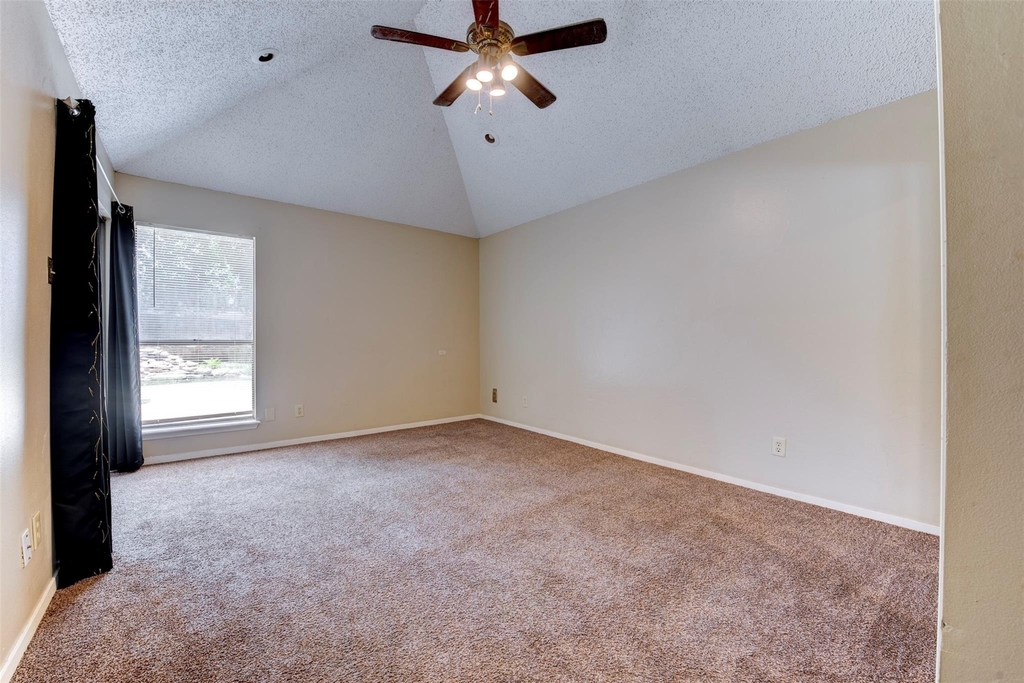 1906 Woodhue Drive - Photo 13
