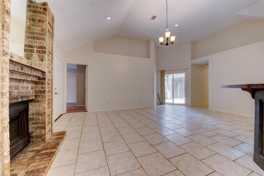 1906 Woodhue Drive - Photo 7