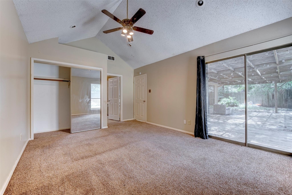 1906 Woodhue Drive - Photo 15
