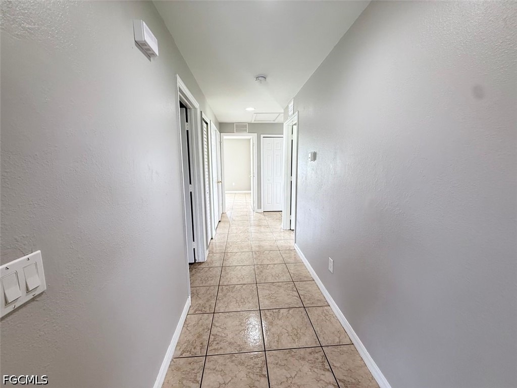 208 Hightower Avenue S - Photo 2