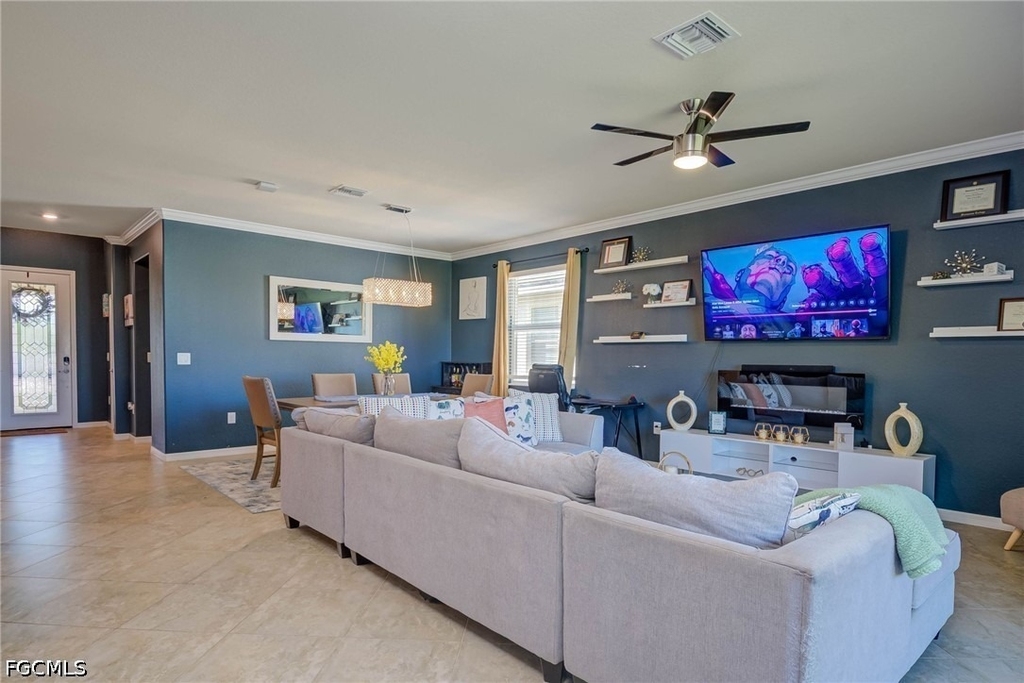 3652 E Hampton Circle - Photo 3