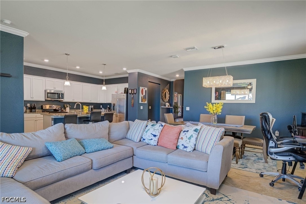 3652 E Hampton Circle - Photo 4
