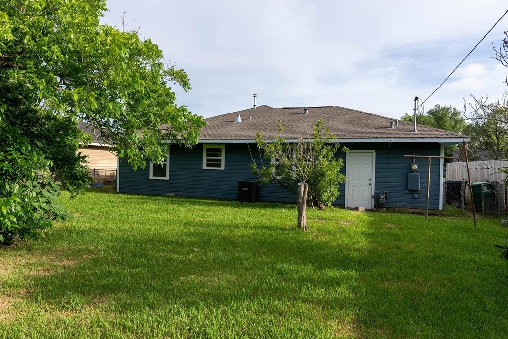 3607 Luca Street - Photo 27