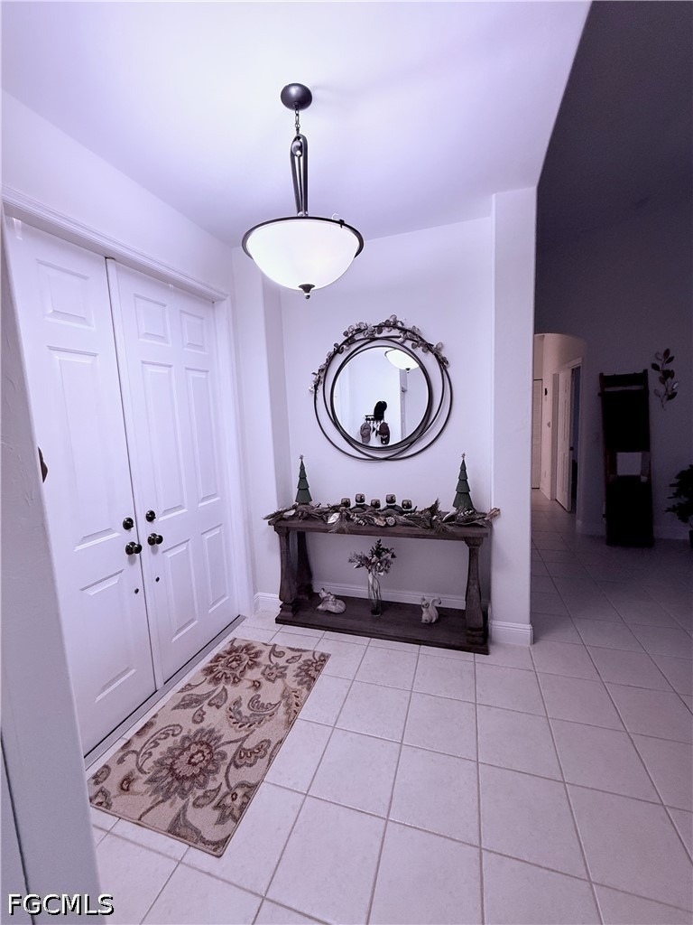 265 Justene Circle W - Photo 3