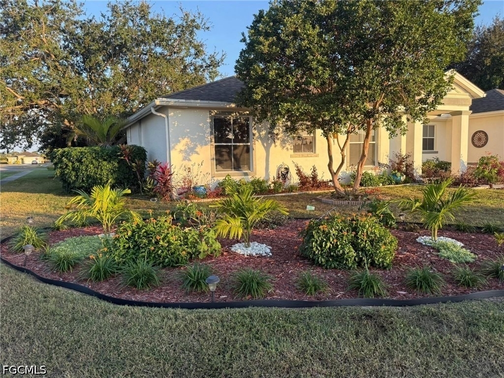 265 Justene Circle W - Photo 0