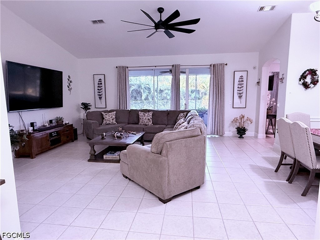 265 Justene Circle W - Photo 5