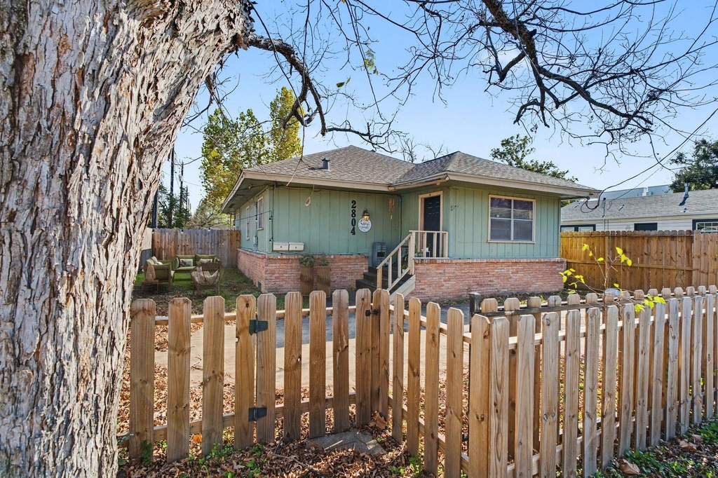 2804 Arlington Street - Photo 0