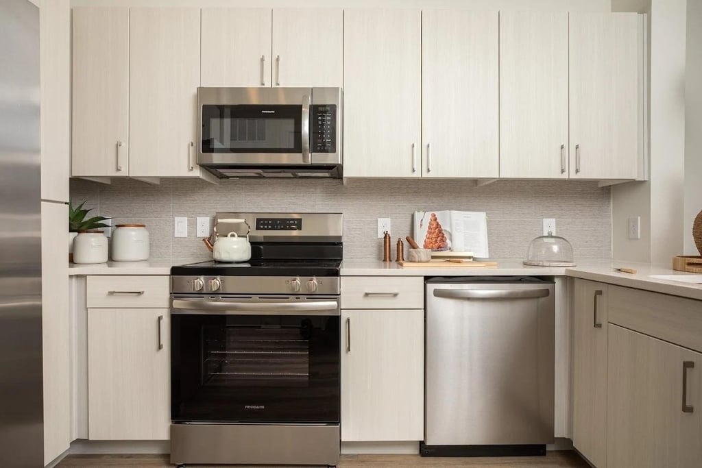 1690 North Loop - Photo 4