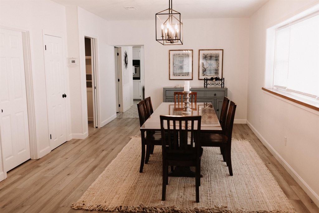212 Bristol - Photo 4