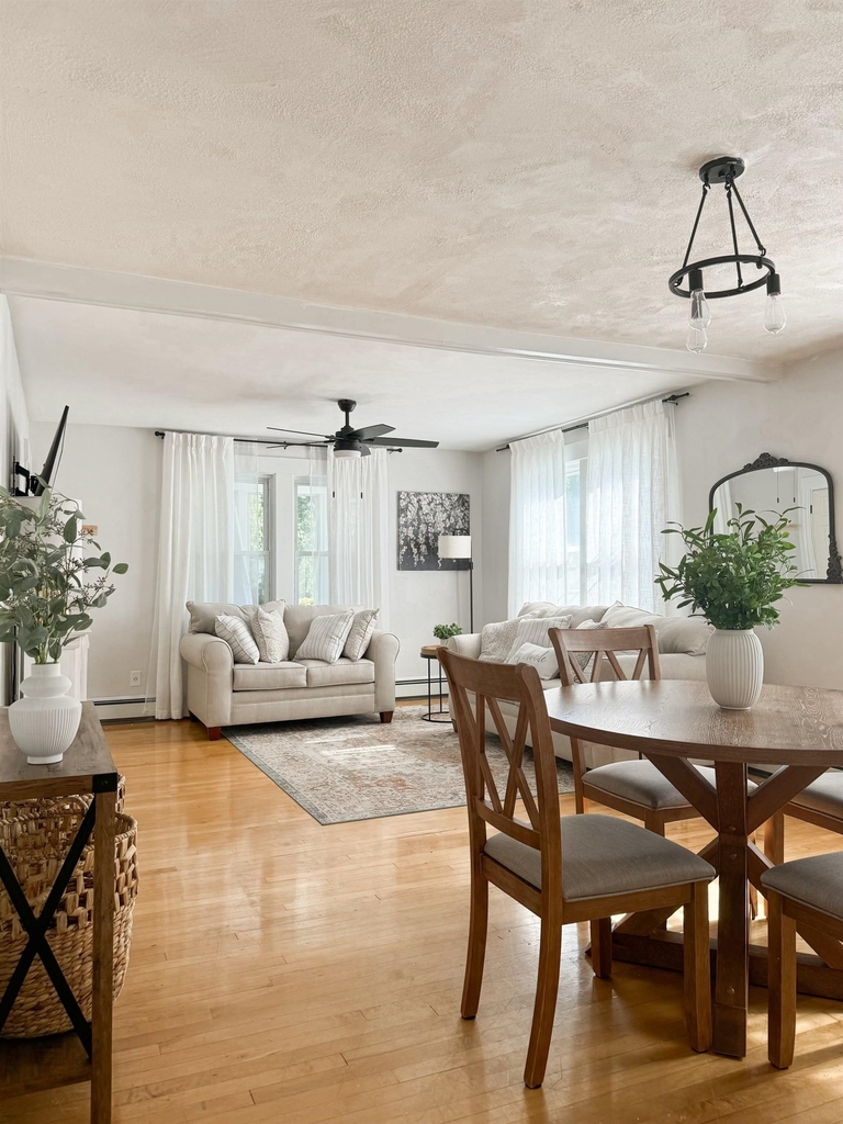 53 Thompson - Photo 0