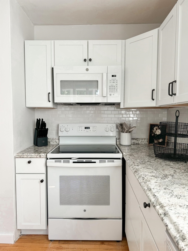 53 Thompson - Photo 6
