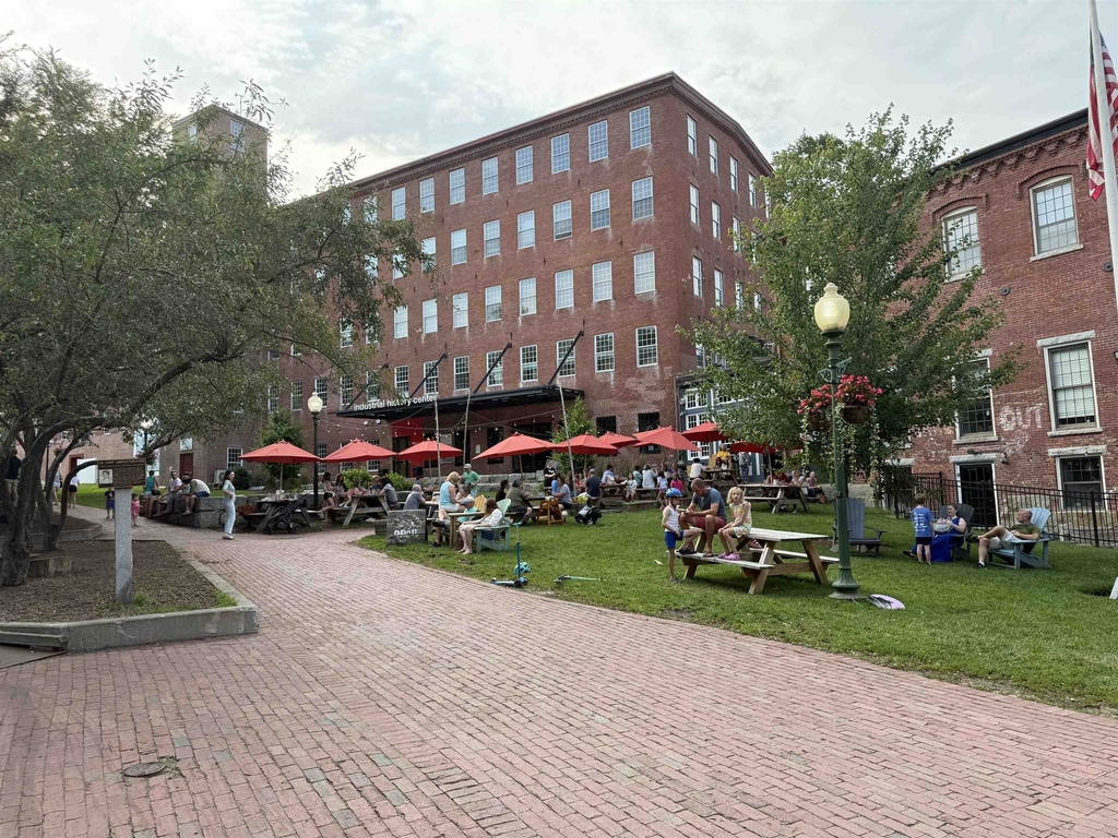53 Thompson - Photo 24