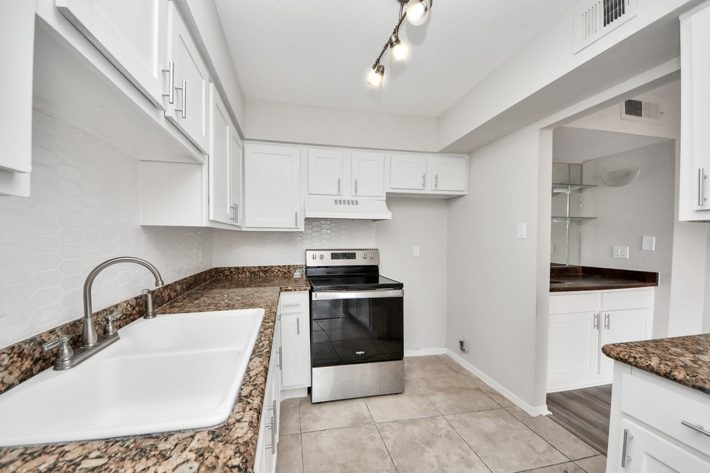 1818 Augusta Drive - Photo 14
