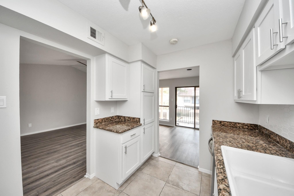 1818 Augusta Drive - Photo 16